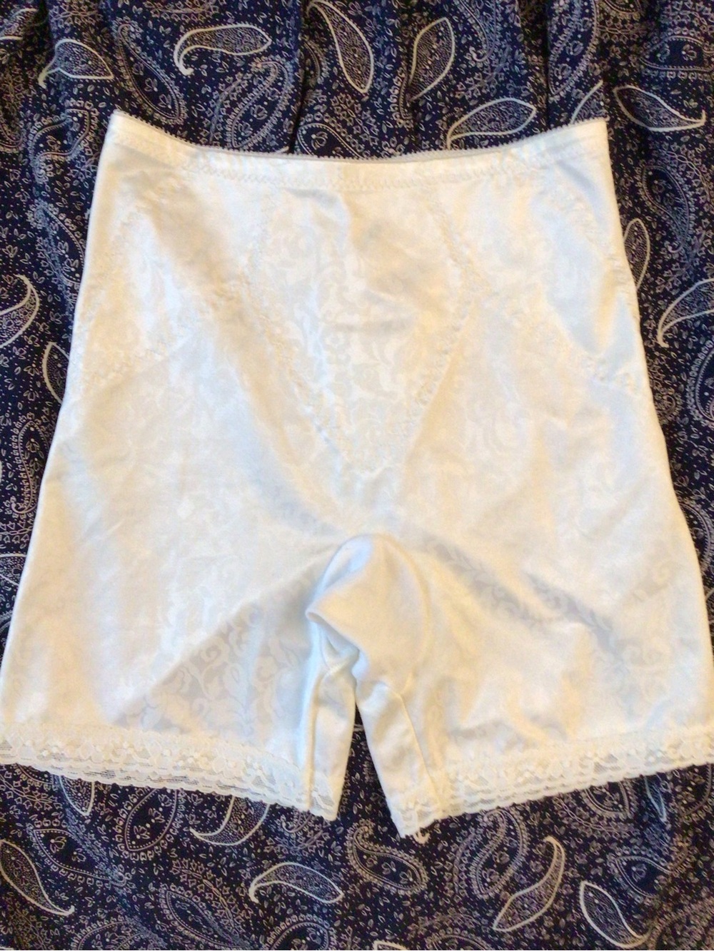 Women's White High-Waist Shape-wear, Firm Control Underwear, pants. NWT
